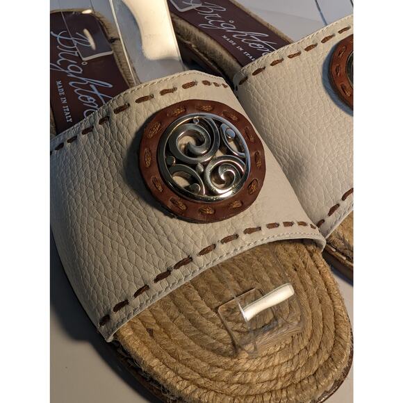 BRIGHTON Elliot Cream Tan Leather‎ Slide Sandals Charm JAG01 Women's 9.5 - Picture 2 of 15